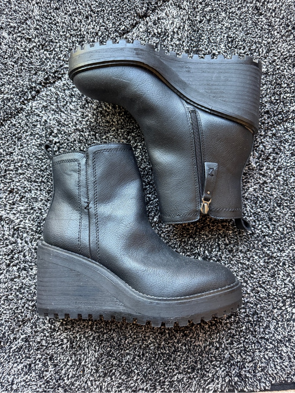3.25” Black Wedge Platform Lug Sole Ankle Booties Size 6